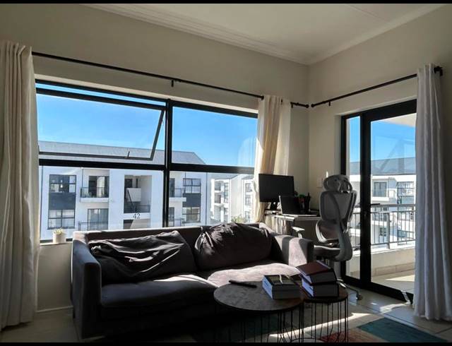 1 BEDROOM APARTMENT FOR SALE IN SANDOWN